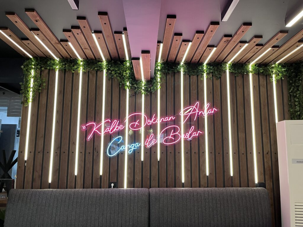 kafe restoran neonled çalışmaları izmir istanbul neon (7)