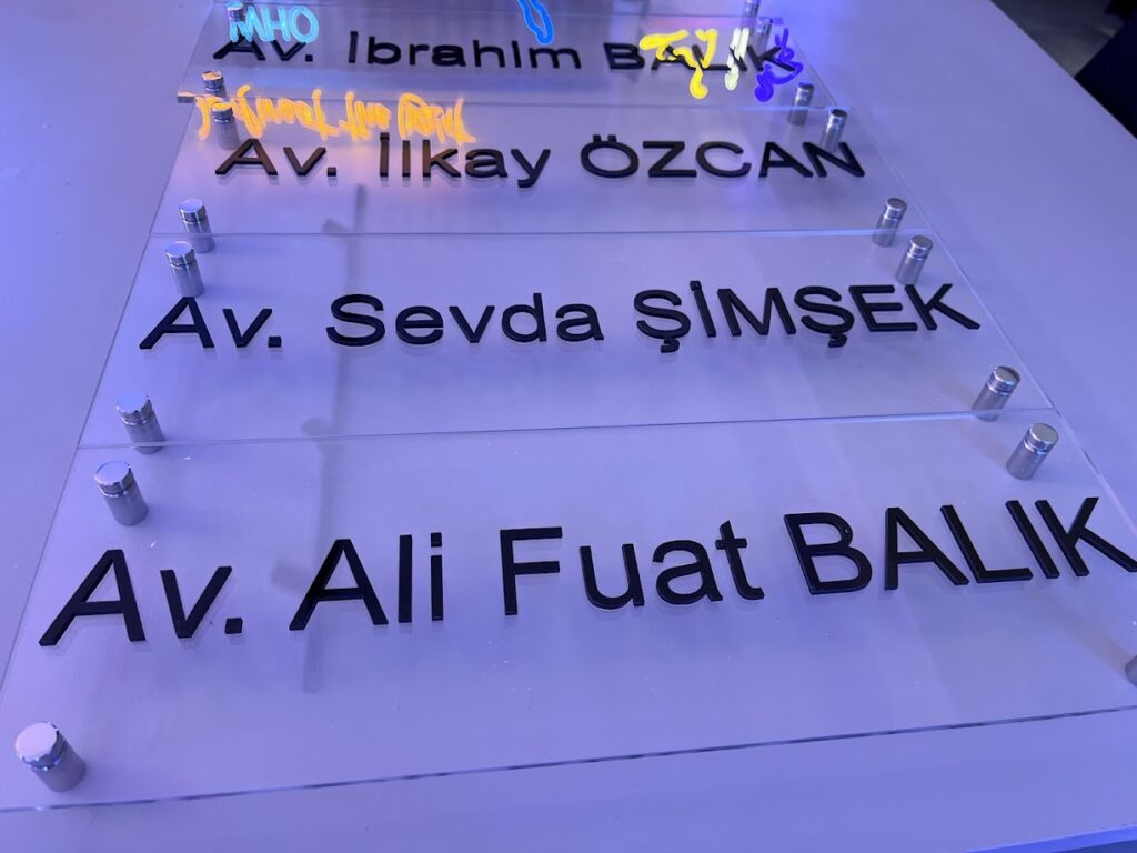 pleksi kapı tabelası